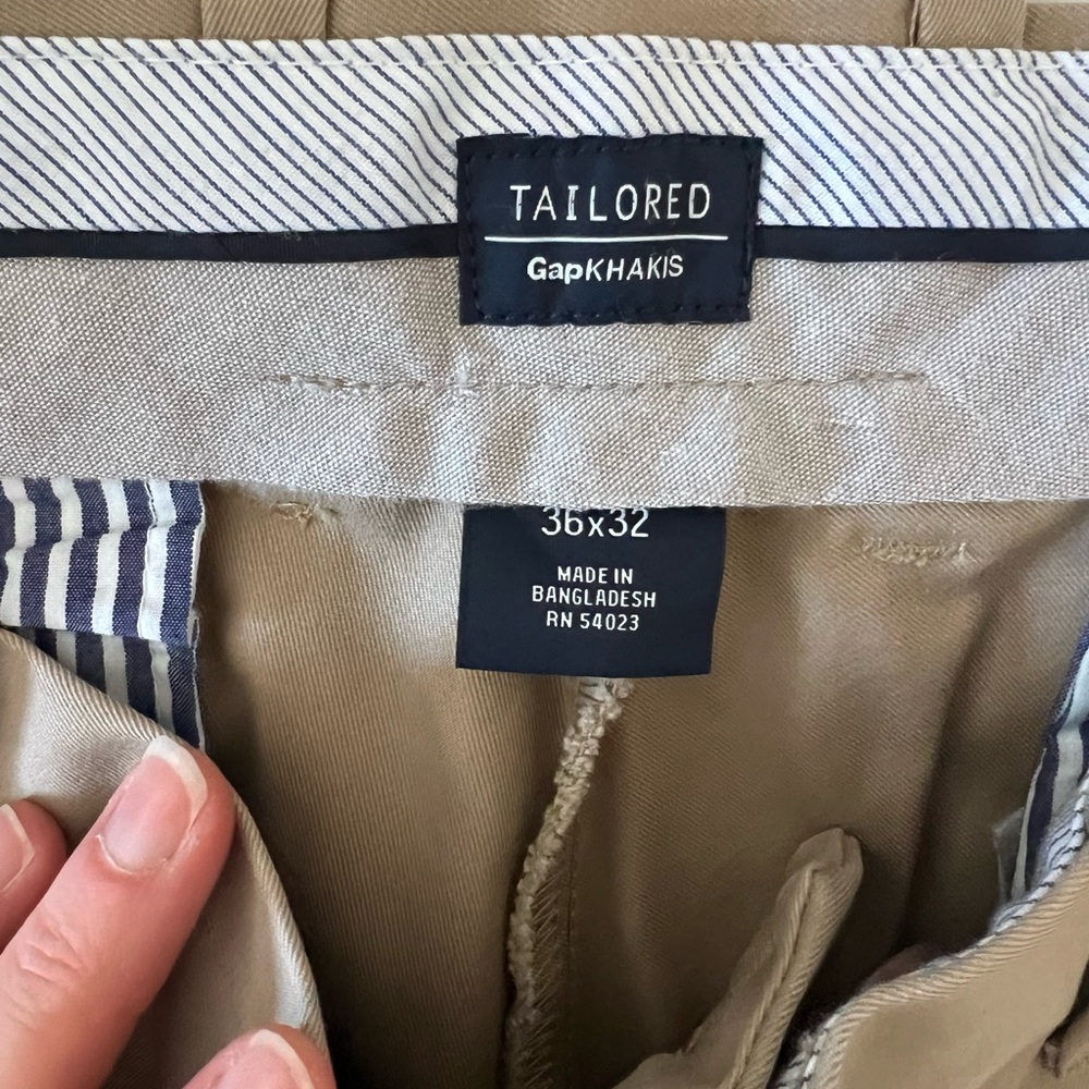 GAP Khakis Tailored Men's Pants - Beige